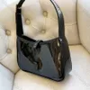 hobo axelväska slät läder designer väska kvinnor luxurys designer handväskor bokstäver korsar kroppspåsar för kvinna glansigt tismönster underarm handväska med låda