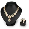 Halsband örhängen set kvinnor örhänge faux pärla blomma strass elegant hypoallergenic dingle bröllop smycken gåva