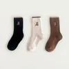 3pairs/ Lot Fashion Letter Mid Tube Socks Children Cutoon Rabbit Solid Soft Slange Baby Girl Blandade lapptäckstrumpor 231221