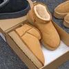 Botas de invierno Ultra Mini para mujer, botas de plataforma australianas de diseñador para hombre, botines cálidos de cuero Real con piel de tobillo, zapato lujoso 01