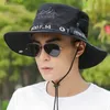 Cappelli larghi cappelli da secchio Cappelli da uomo Summer Flat Brim BRIM Crepella solare Cap bucket berretto da esterno Sports Fisherman Hip Hop Cycling Cowboy Sun Hat U28L231221