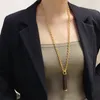 Collier à longue tendance en cuir de créateur