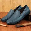 Merk echte heren lederen mannen loafers formele casual mocassins Italiaans ademende slip op mannelijke bootschoenen plus maat 231221 393 s