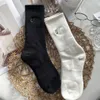 Designer-Socken, warme Wollsocken, U-Buchstaben-Design, Luxus-Strumpfwaren, Fleece-Frottee-Strumpfwaren, Schneesocken, mehrere Unterwäsche, elastische Strümpfe, bestes Geschenk, lang, schwarz, weiß