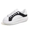 Scarpe eleganti sneaker grosse donne morbide tavola sola sola moda in pelle casual in pelle traspirante Aumento della piattaforma