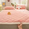 1pc Winter Milk Velvet Thickened Warm Bed Sheet Bedspread Single Double Soft Thin Fold Mattress Toppers Tatami Floor Quilted Mat 231221