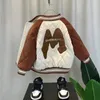 Cappotto per bambini autunno e inverno Giacca casual per ragazzi e ragazze Clip in peluche spesso per bambini Top da baseball 231220