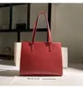 Kvällspåsar högkvalitativa kvinnor mode handväska broderi sexig röd fyrkantig väska stor kapacitet axel dam tote kvinnlig avslappnad