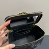 Luxurys Denim Umhängetasche Designer-Tasche Clutch gesteppt klassisch Damen Kosmetik Goldkette Umhängetasche Doppelter Buchstabe solide Schnalle Mini Umhängetasche Modegeschenk