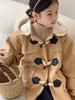 2023 inverno crianças casacos forro de lã meninos estilo longo casacos com capuz meninas engrossar quente garra botão trench jaquetas 231221