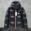 Męska luksusowa marka Parkas Winter Puffer Down Down Kurtka zagęszcza ciepła wypoczynek męska odzież moda na zewnątrz Womans Designer Scan QR Rozmiar 6