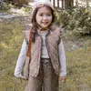 Style coréen Automne Bébé Filles Gilet Rose Moka Floral Col Rond Sans Manches Gilet Princesse Doux Vêtements Pour Enfants E717 231220