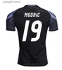 Fans toppar Tees 2016 2017 2018 Real Madrids Soccer Jerseys 16 17 18 Bale Benzema Modric Retro Football Shirts Vintage Isco Maillot Sergio Ramos Ronaldo Camiseta Long och