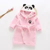 Cartoon Panda weich bequeme Winter Kinder Jungen Mädchen Baby Bademantel Nachtwäsche Flanell Kapuze -Pyjama Robe Homewear Kleidung 231221