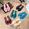 Ontwerpers Slippers Familie Varken Neus Sandalen 2024 Strand Sluggard Platte Bodem Effen Kleur Vrije Tijd Jelly Damesschoenen Origineel hhs