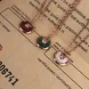 Naszyjniki wiszące g8ta luksusowe projektanci naszyjnik moda damska urok biżuterii mała kamienna amulet temperament łańcucha obojczyka