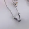 Chains Designer Pendant Necklace Elegant Charm Women Jewelry Luxury Fashion Accessories Anniversary Gift