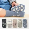 4 paires / lot Anti-slip non-dérapant la cheville chaussettes pour bébé avec des poignées en caoutchouc pour enfants pour enfants pour garçons fille pour tout-petits chaussettes 231221