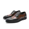 Scarpe eleganti 2024 Scarpe formali da uomo classiche brogue in pelle Oxford con punta alare fatte a mano Zapatillas Hombre