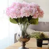 Decoratieve bloemen Bron Europese simulatieboeketgroothandel Vijf IJslandse hortensia trouwjurk versierd met roze nepbloemen