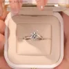 Anneaux de bande Pubang Fine Jewelry Sparkling 925 STERLING Silver 8 mm Gra Moisanite Diamond Wedding Engagement Rings For Women Anniversary Giftl231222