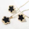 Pendanthalsband 2st Luxury Five Leaf Flower smycken Set för kvinnor Gift Fashion Trendy Clover Necklace Earring