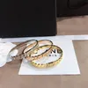 Europe Amérique Bracelets Fritilary Brangle Designer de luxe Bijoux en acier inoxydable Crystal Femmes 18k Gold Silver plaqué d'amour Gift 213r
