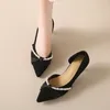 Chaussures habillées STRAP PERL Talons du milieu Femme Black PU Cuir Slip-on Pospers Pospers Pumps Femme 2023 AUTOMNE FILLE Talon