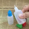 Bottiglie di plastica vuote all'ingrosso da 30 ml Stile morbido da 30 ml Contenitore con tappi colorati a prova di bambino punta sottile JSBPE