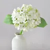 Fiori decorativi Artificial Hydrancea Silk Fiore singola plastica con decorazione di bacche di nozze falso