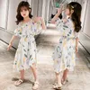 Flickaklänningar 2023 Tonåringar Summer Baby Girls Dress Clothes Mesh Leaf Bohemian Floral Off Shoulder Chiffon Long Beach 3 4 5 6 7 8 9 10 12 Years