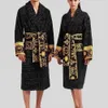 Banyo Robe Tasarımcısı Uzun kapüşonlu Aşıklar Çiftler Uzun Stil Lüks Avrupa Baskı Parlak% 100 Pamuk Lüks Çift Bandrobe Whol 942
