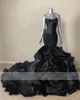 SEXU Black Ruffle Train Plus Size Mermaid Suknie ślubne 2024 Głębokie Place szyi Sieknięcia BE BE MAIRRAGE SUKIENKI BRIDAL