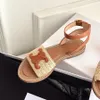 Slide Lympia di alta qualità Sandalini Raffia Sandali piatti Trionfo piatti abbelliti alla caviglia Biviglie Sandalo di lusso Sandalo di lusso per donne Flats Gladiator Scarpe Box