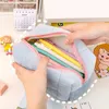 Borsa di stoccaggio cosmetico peluche di grande capacità Donne per trucco organizzatore di cartoleria per matita Penny Box Forniture a penna 231222