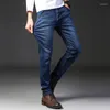 Herr jeans elastiska denim byxor vår höst män rakt smal mode casual affär klassiska kläder blå svarta byxor