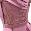 Robes de fête une épaule Prom Satin rose poussiéreux 2023 avec des poches pour femmes pliage longues robes formelles Appliques et fente latérale