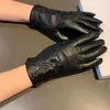 Designerhandschuhe für Frauen mit Box Modes schwarzes Schaffell Leder Fleece Inside Letter Glove Ladies Touchscreen Winter Dicke Krieg2380