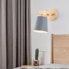 Lampes murales nordique clairs en bois massif chambre chambre de chevet moderne lampe de chevet moderne Creative Macaron Lights Restaurant E27 LED