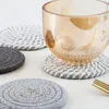 Tableaux de table 8pcs tasses Coasters pour boissons absorbantes avec les supports de métal Isolation de la chaleur tissu de tissu de fermeture de la ferme