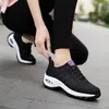 Boots 2020 Chaussures respirantes Femmes Sports Air Sole Chaussures de course Sneakers Outdoor Walking Jogging Trainers Flying Teaving Chaussures de loisirs