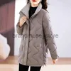 Women's Down Parkas 2023 Ny mitten av Winter Standing krage Kvinnor Parkas Down Cotton Overrock Kvinnlig Tjock varma varma vindtäta jackor J231222