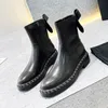 Botas de cuero de diseño para mujeres de doble letra