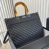 Luxury Nouveaux sacs fourre-tout Fashion Designer Femmes Black Bager Sac Paris Classic Classic Green Leather Diamond Lattice Under Arm de grande capacité