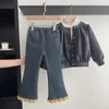 Flickors fleece jeans vinter nya barns vintage blå hårboll tjocka klockbottnar