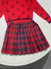Marka Kızlar Elbise Takım Logosu Jakard Kids Tasarımcı Kıyafet Boyut 110-160 Sonbahar Yuvarlak Boyun Örme Kazak ve Kısa Etek DEC10