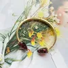 Bracelets de liaison 2023 Sweet Pastoral Plant Resin Rouge Strawberry Pearl Small Basket Bee Gem Bracelet Ornement femelle