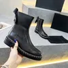 Botas de cuero de diseño para mujeres de doble letra