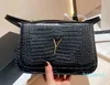 2024 NOUVELLE Sacs de corps de mode Femme Femme Classic Crossbody Sacs Metal Buckle Messager Sacs Luxurys Handbag Purse