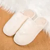 Slippers Slides for Men Winter Indoor House Casual Slip-On Shoes confortáveis ​​Mantenha a moda que não atenda a desgaste quente